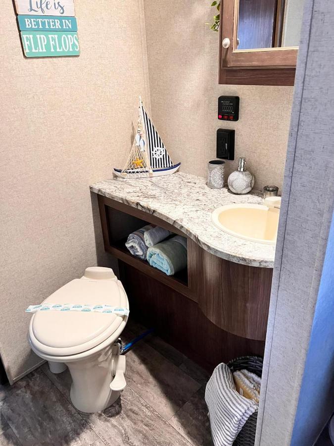 Rv Camper Paradise On The Wheels In Clearwater Beaches ลาร์โก ภายนอก รูปภาพ