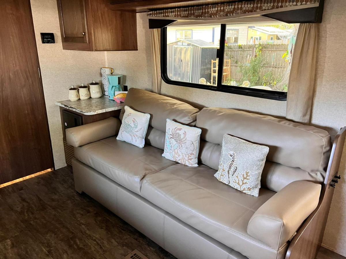 Rv Camper Paradise On The Wheels In Clearwater Beaches ลาร์โก ภายนอก รูปภาพ