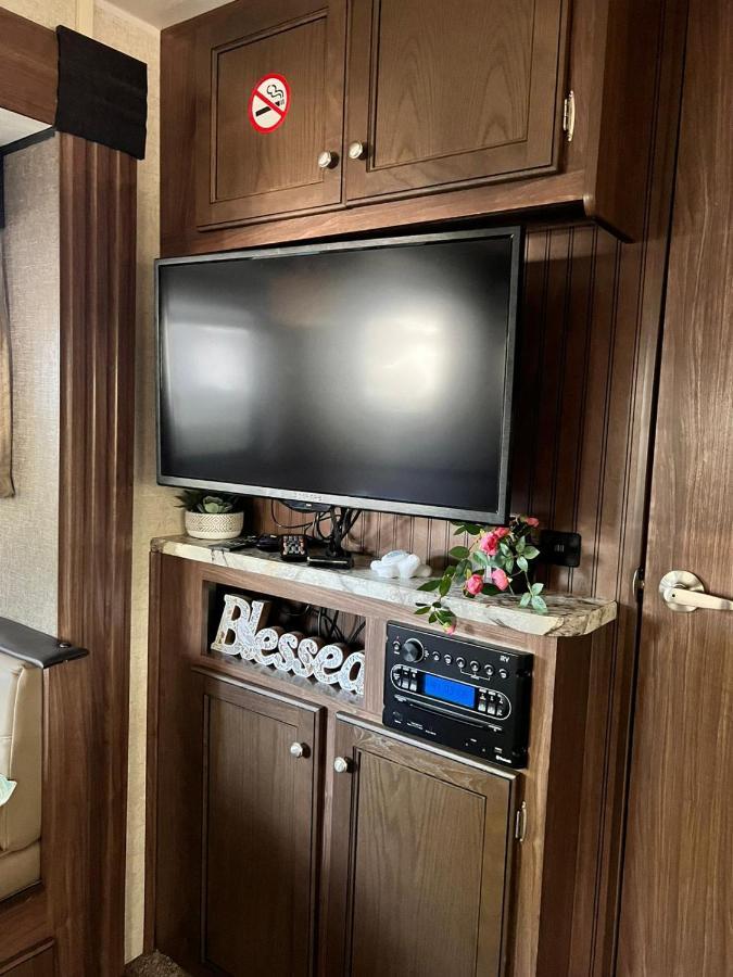 Rv Camper Paradise On The Wheels In Clearwater Beaches ลาร์โก ภายนอก รูปภาพ