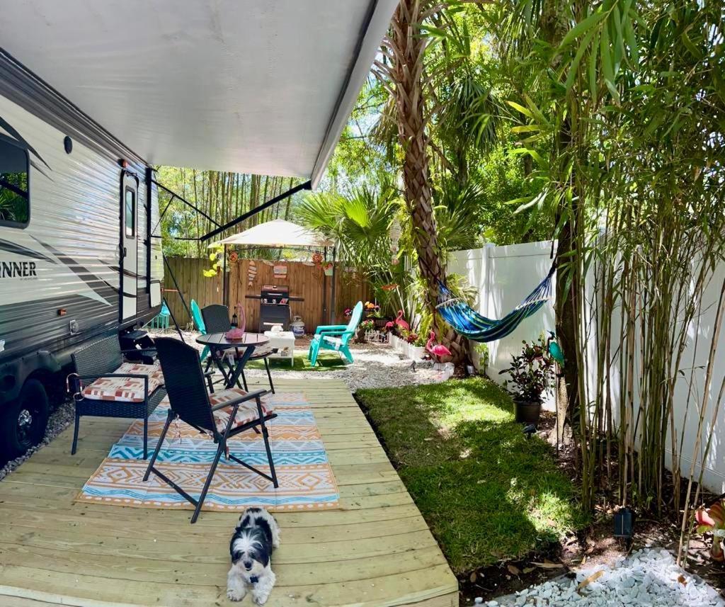 Rv Camper Paradise On The Wheels In Clearwater Beaches ลาร์โก ภายนอก รูปภาพ