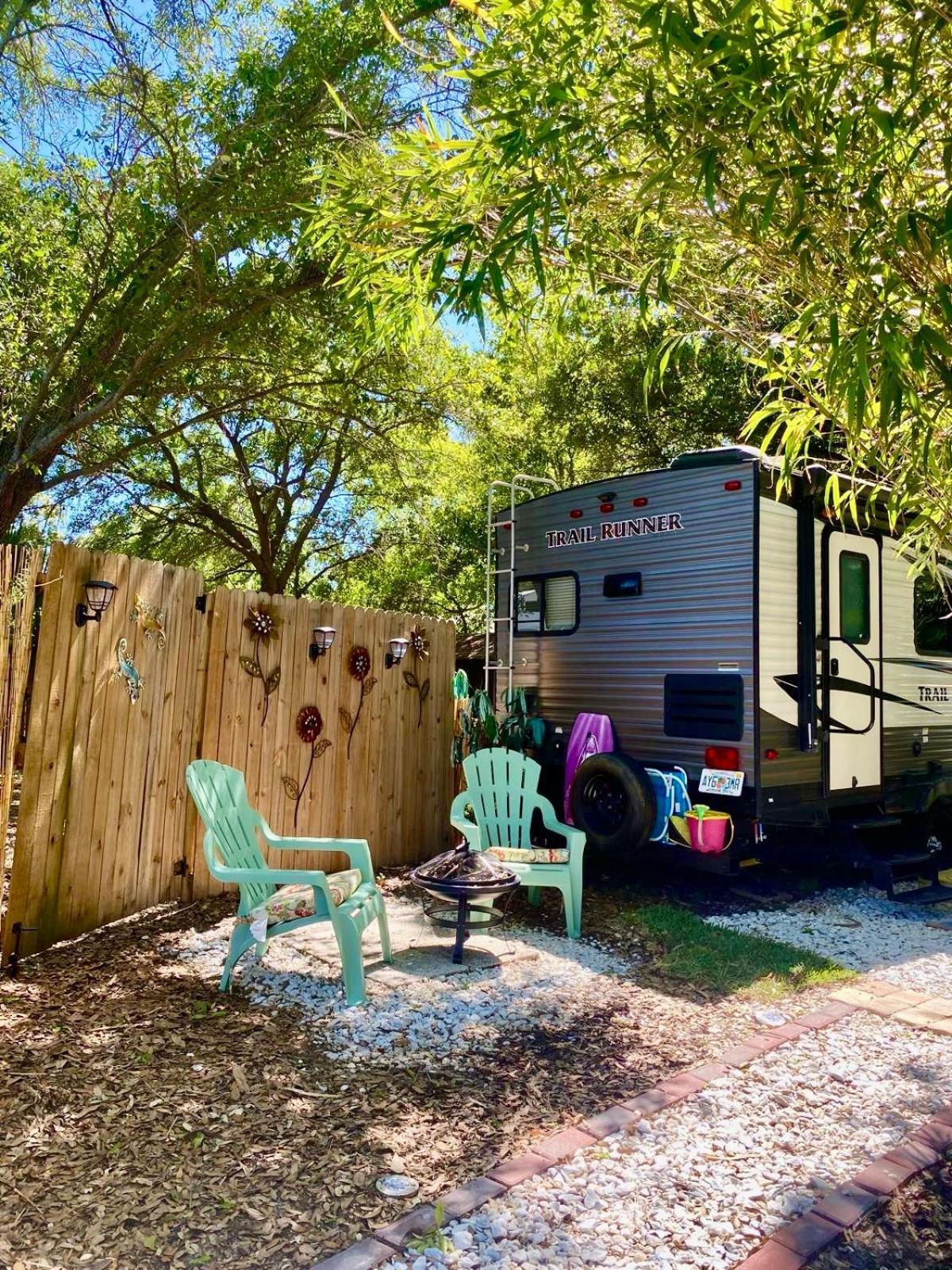 Rv Camper Paradise On The Wheels In Clearwater Beaches ลาร์โก ภายนอก รูปภาพ