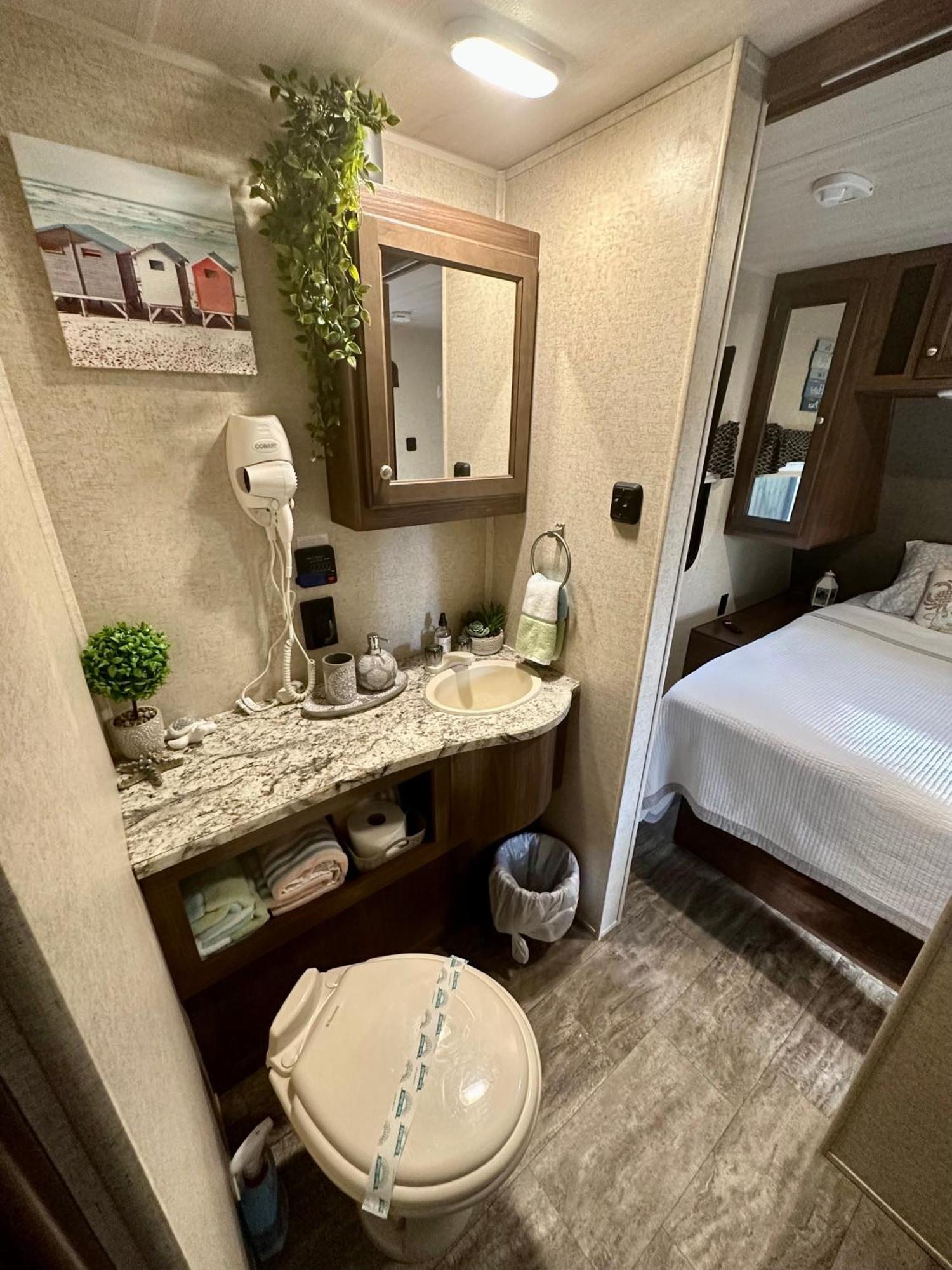 Rv Camper Paradise On The Wheels In Clearwater Beaches ลาร์โก ภายนอก รูปภาพ