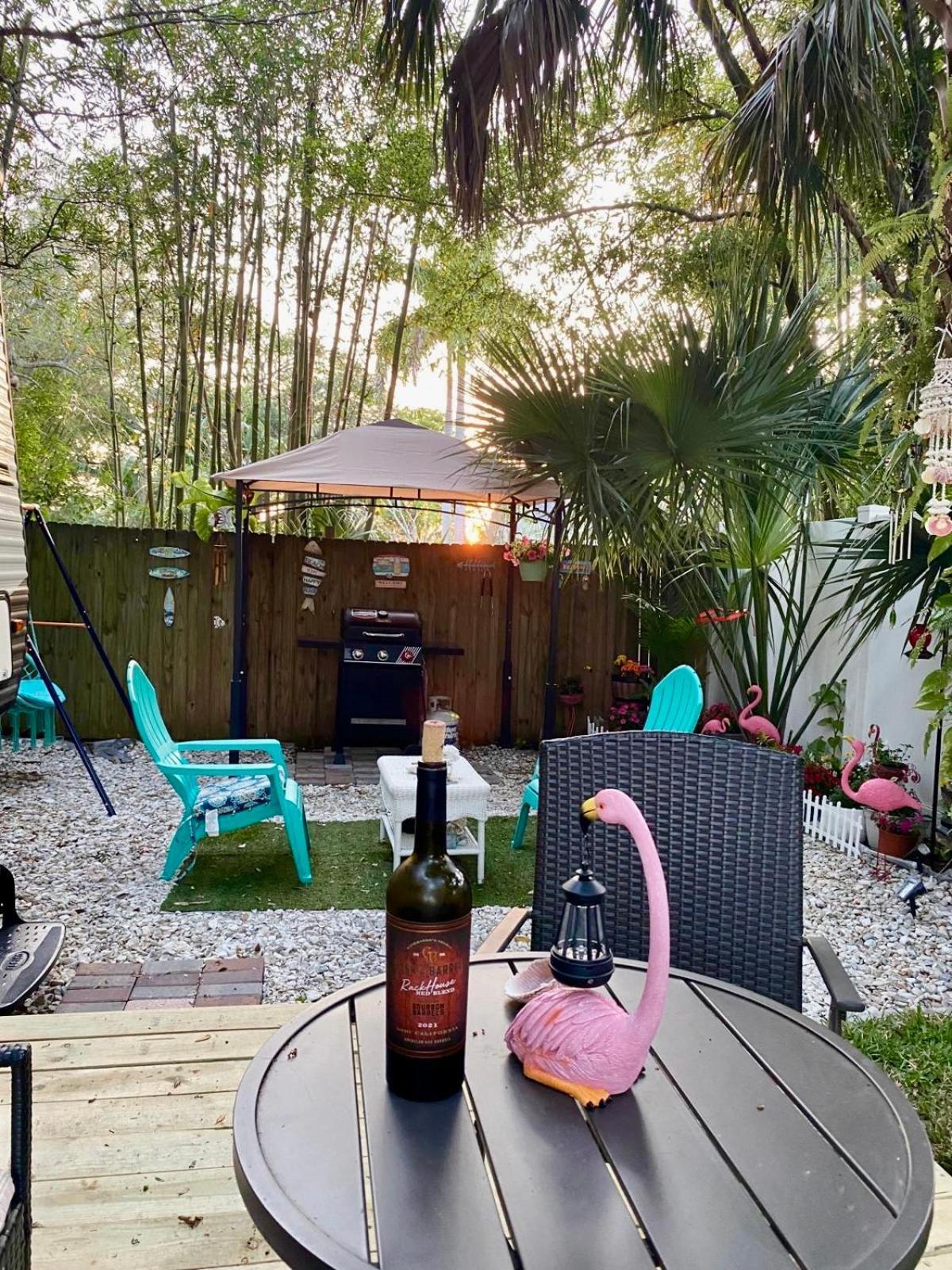 Rv Camper Paradise On The Wheels In Clearwater Beaches ลาร์โก ภายนอก รูปภาพ
